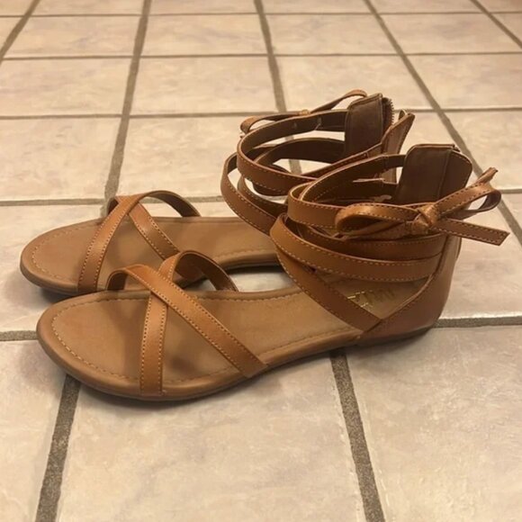 MIA Sandals - Picture 3 of 4